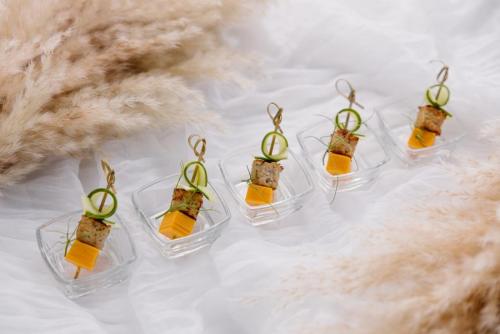 Изображение Канапе с куриной грудкой и сыром