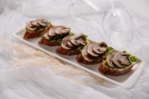 Изображение Брускетта с жареными грибами