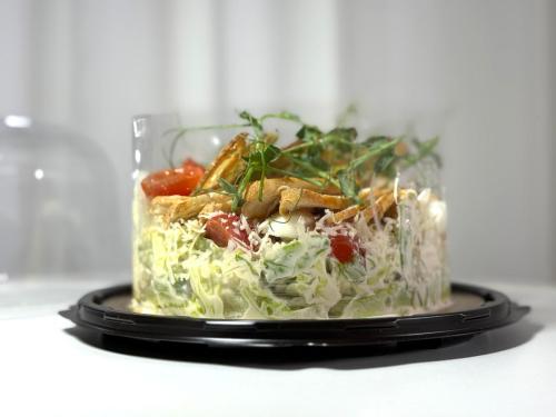 Изображение Цезарь с курицей